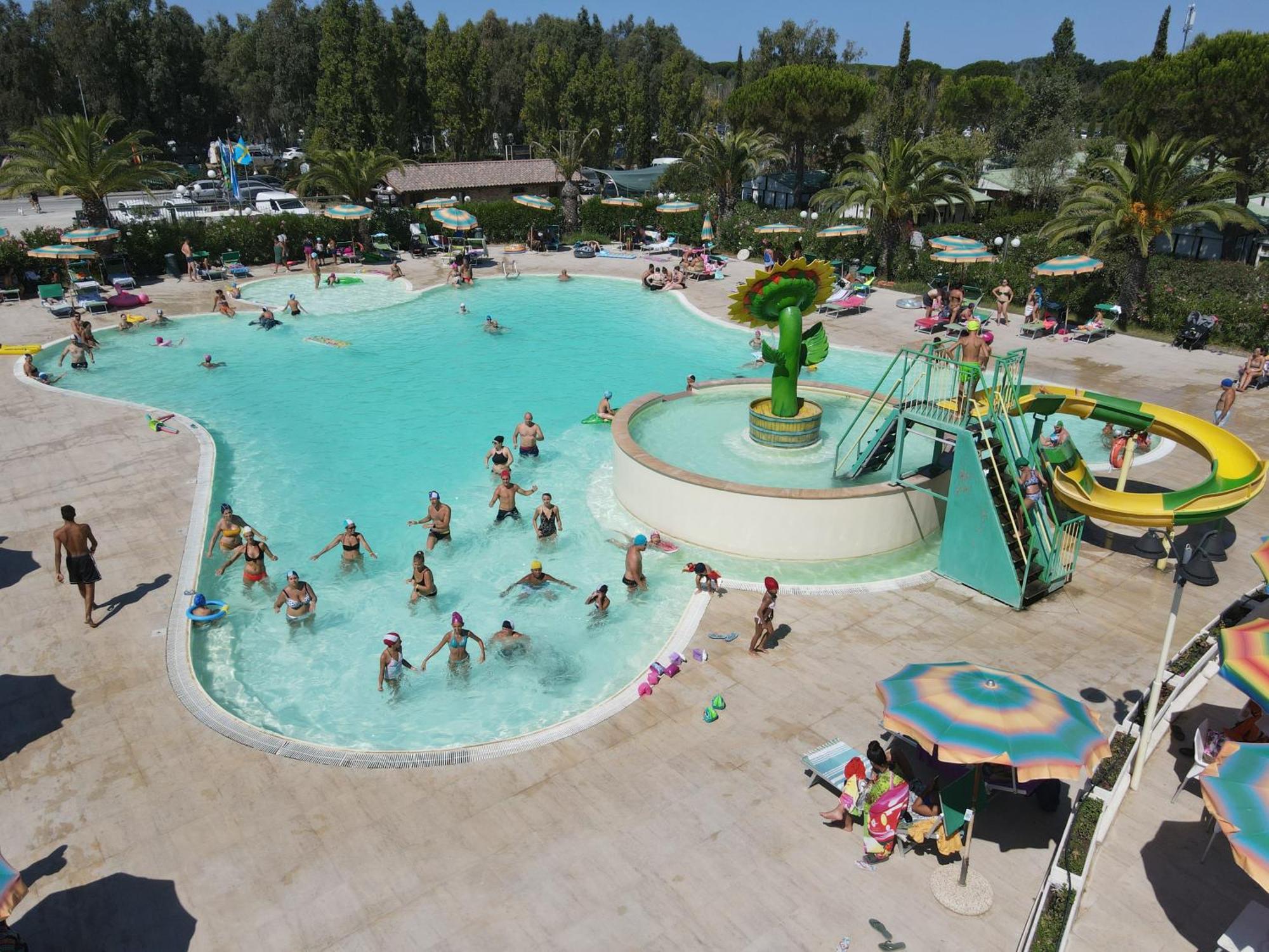 Happy Camp Mobile Homes In Camping Village Free Time Marina Di Bibbona Luaran gambar