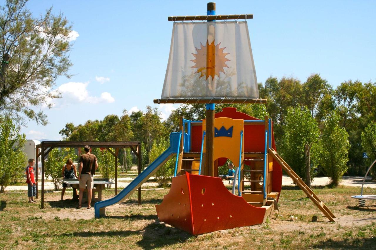 Happy Camp Mobile Homes In Camping Village Free Time Marina Di Bibbona Luaran gambar